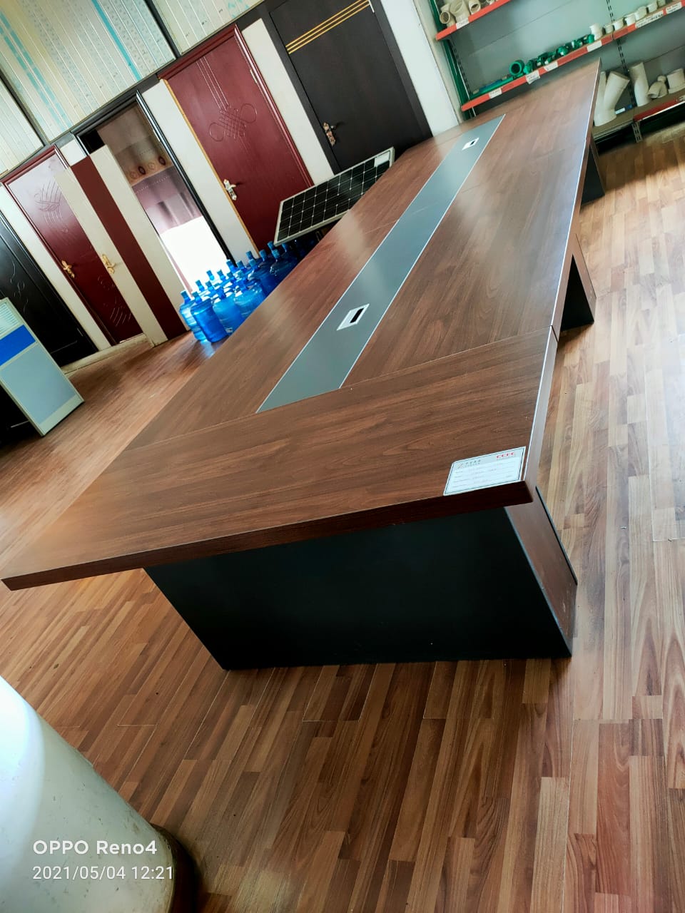 WhatsApp-Image-2021-05-21-at-8.55.08-AM-1.jpeg 3.2M Conference table - Image 1