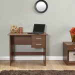 Office desk with lockable drawers