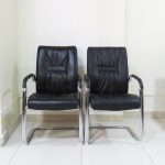 Executive leather visitor's chair -Black - Image 2